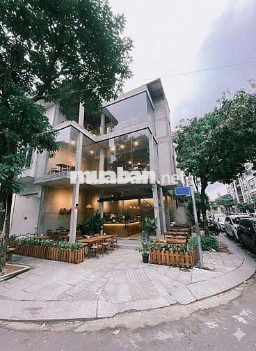 CHO THUÊ NHÀ GÓC 2MT HOA MAI QPN, DT 6x15M, TRỆT 1 LẦU ST, GIÁ 140TR