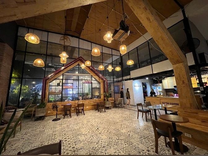 TUYỂN NHÂN VIÊN PHỤ BÁN CAFE – ĐỒ UỐNG ĐÓNG HỘP