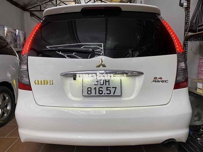 Bán Mitsubishi Grandis 7chỗ stđ trắng đẹp
