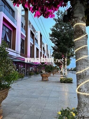 Chính chủ cần bán nhà mặt tiền Võ NGuyên Giáp. Giá rẻ vô địch