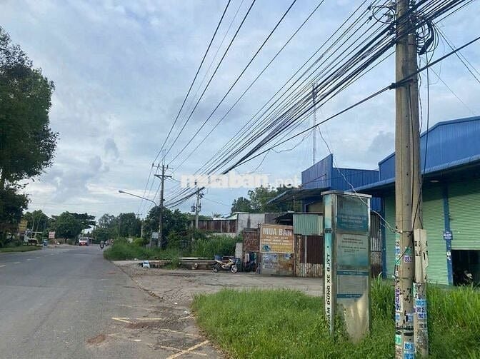 Bán Gấp Kho Mặt Tiền Đường DT 742 P Vĩnh Tân , TPHCM . 
DT : 10 * 52