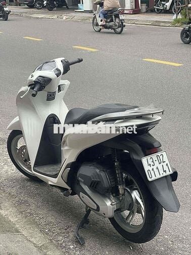 Honda SH 125 2022 màu trắng keng