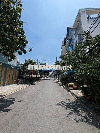 Nhà đẹp 6PN ,4 tầng, KDC đồng bộ,Cách Phú Mỹ Hưng 5 ph– giá chỉ 9.5 Tỷ