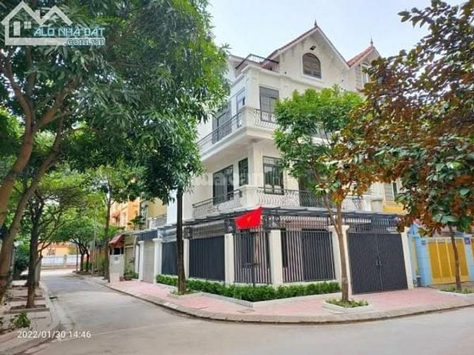 Cho thuê biệt thư vinaconex 3 trung văn130 x4T thang máy