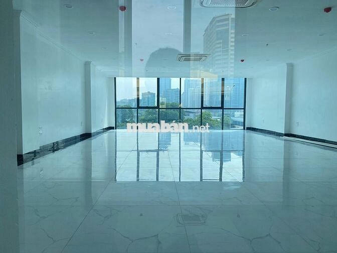 Nguyễn Hoàng 100m2, lô góc 3 mặt thoáng, nhà mới, 2 ô tô tránh 16tr/th