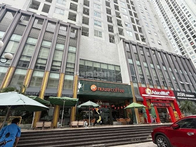 Cho thuê 275 m2, mặt tiền đẹp nhất cầu giấy, đường rộng đỗ dc 30 ô tô