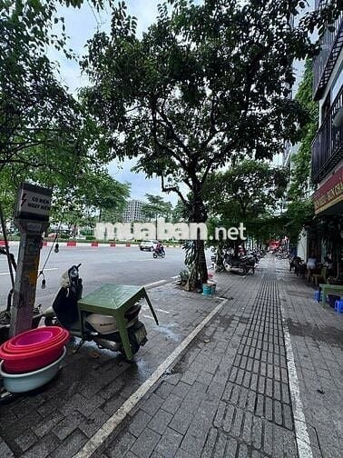 SANG NHƯỢNG MBKD PHỐ VĂN CAO (BA ĐÌNH) 40M x5T - MẶT TIỀN 6M - HÈ 5M