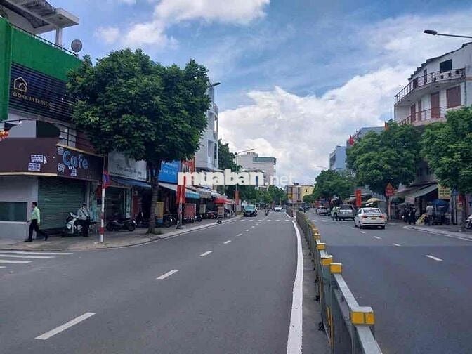 MẶT TIỀN LUỸ BÁN BÍCH, LÔ GÓC THOÁNG MÁT, 4 TẦNG, GIÁ 17 TỶ TL