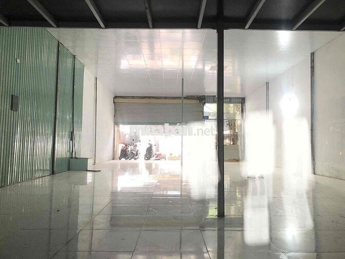 kho bà điểm Hóc Môn, nền gạch, trần la phong, sẵn điện 3pha. giá tốt