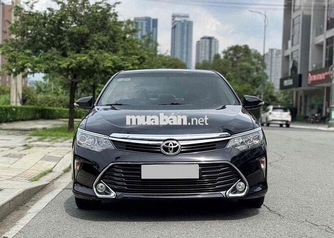 Bán Toyota Camry 2.0E 2019 siêu lướt
