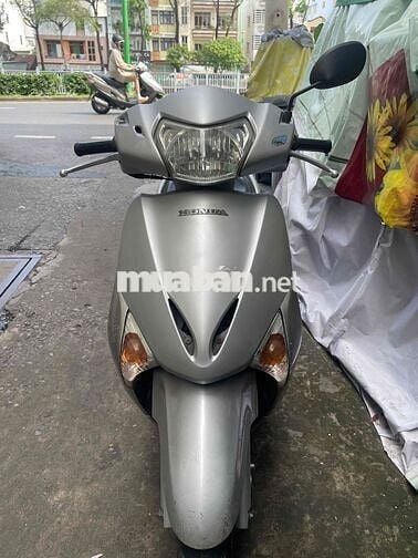 Honda lead 110 Fi máy êm bs Tp
