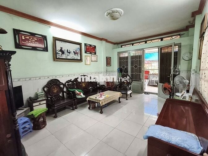 Đổ nợ cần bán gấp nhà LĐT - Giá 1,8 tỷ, 1 trệt 1 lầu, SHR