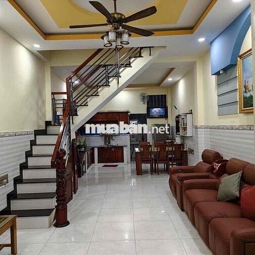 Nhà 1 trệt 2 lầu đẹp 4x16m Shr 1/20m đg lớn ngay trường Nguyễn Hữu Câu