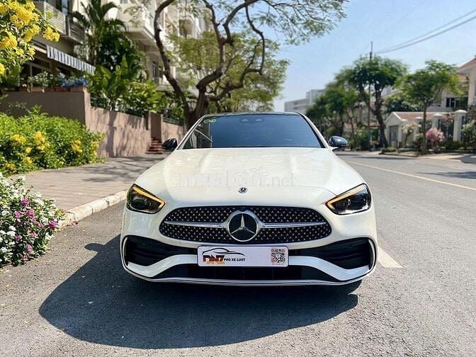 Mercedes C300 AMG 2023 Trắng