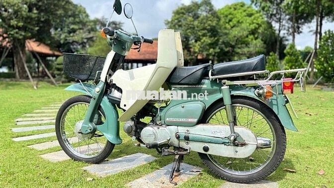 cup 50cc nguyên zin rất đẹp cho mấy bạn nhỏ đi hoc