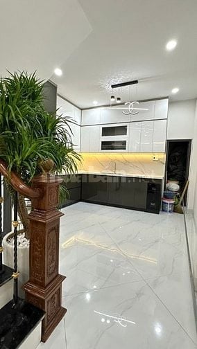 Nhà đẹp long lanh ngõ Hoà Bình 7, giá 10.1 tỷ, 42m2x5T, ở luôn 