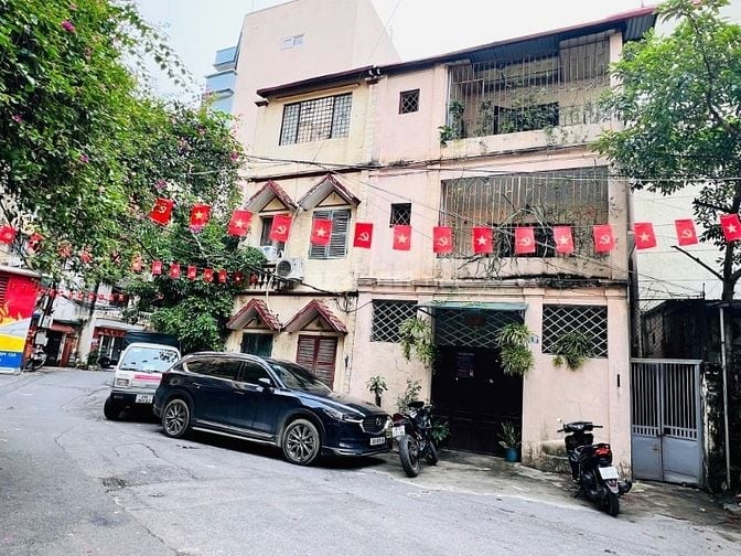 Bán nhà Liễu Giai 70m2, khu phân lô, ô tô ra vào, cần bán gấp