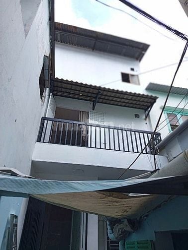 2,7 tỷ Nhà 2 lầu đúc P9Q8 SHR 4 x 5 ( 2pn ) giá còn tl 