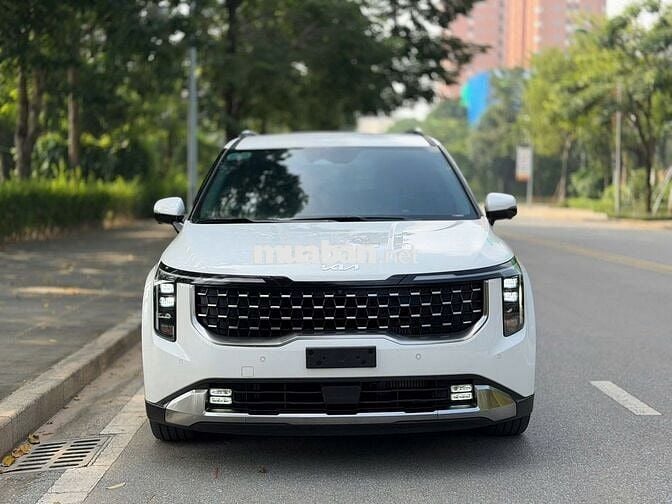 Kia Carnival 2025 Premium 2.2D 8S - 45,000 km.