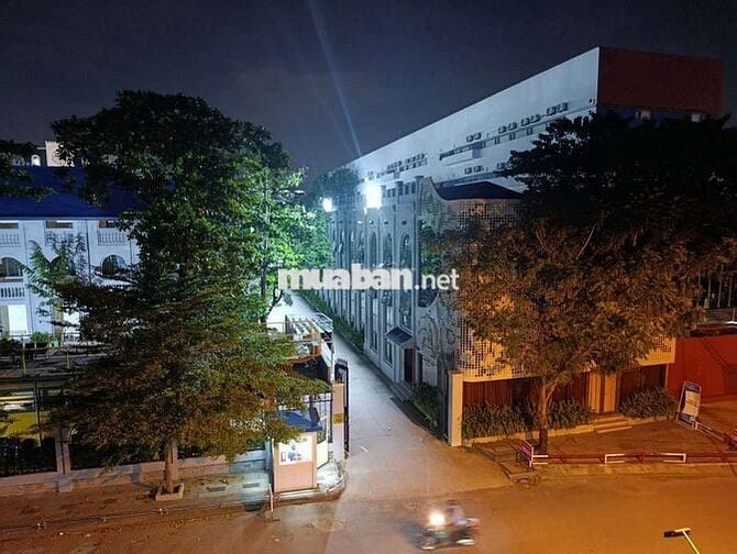 STUDIO FULL NỘI THẤT - CỬA SỔ - NHÀ MỚI MẶT TIỀN SÁT BÊN ĐH GTVT (UTH)