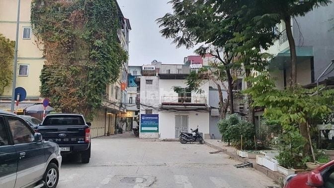 Ngon Bổ Rẻ là đây Láng Hạ 260tr/m² 4 ô tô tránh đỗ lô góc mặt tiền khủ