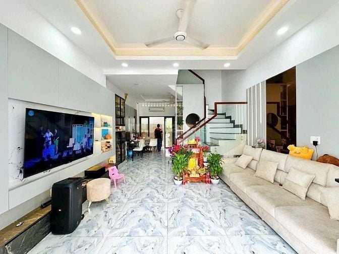 Bán nhà hẻm 1/ Đông Hồ, Tân Bình. Hẻm xe hơi. Gần Chợ Tân Bình