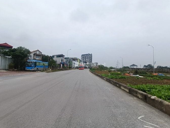 Siêu Hiếm- Lô Góc-43m2-Giá 2.4 tỷ- Hương Đình-Mai Đình