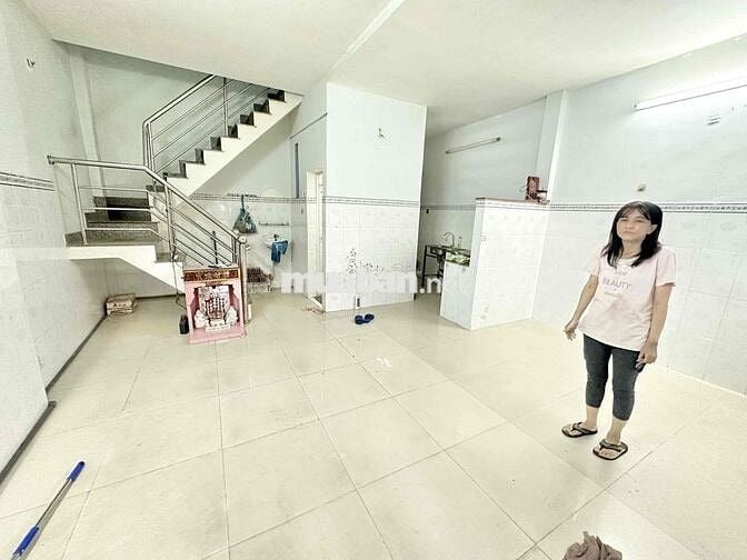 Rẻ Quá. Nhà 5x7m (1Lầu Đúc + 2WC) Hẻm 3Gác. Phan Anh Sát Chợ Bốn Xã