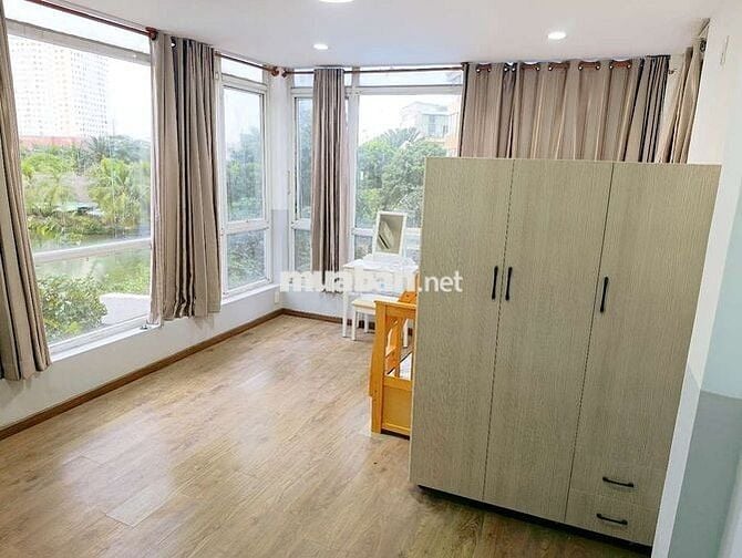 STUDIO CỬA SỔ KÍNH LỚN - FULL NỘI THẤT GẦN HUTECH, METRO VĂN THÁNH