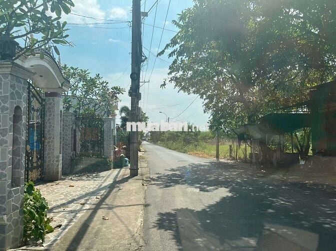 Hạ giá 500tr bán nhanh đất ở măt tân liễu hưng long có 300 thổ cư