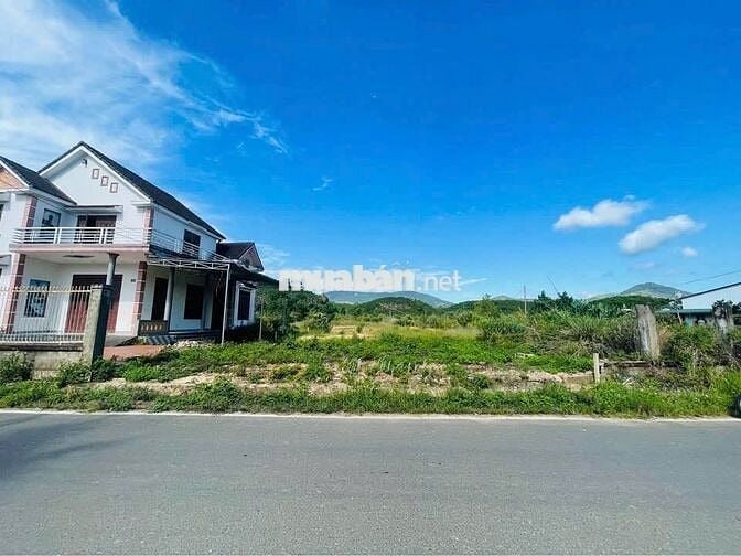 Bán Gấp lô đất mặt tiền Blaoxere diện tích 600m2 giá 410triệu