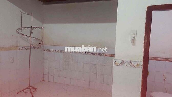 Phòng trọ có gác 20m2, hẻm 404 Lê Hồng Pho g