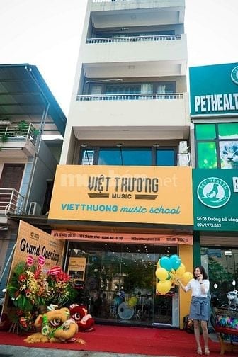 Cho thuê mặt bằng tầng 1 + 2 – Nhà hiện đại thang máy (cầu Kim Đồng)