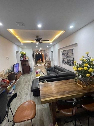 Bán TT Đống Đa - ô tô đỗ cửa - DT sổ hiếm - DT sử dụng 150m2 - tầm tiề