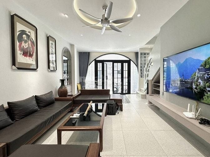 KẸT TIỀN!! Bán nhà Lý Tự Trọng, phường Bến Thành, Quận 1, Giá 6,29 tỷ