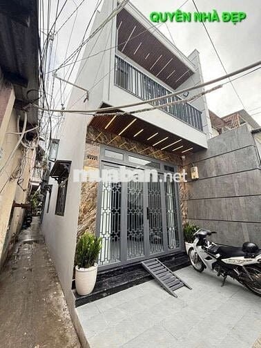 SIÊU PHẨM NHÀ PHỐ 2 TẦNG NGAY CHỢ MỚI HOÀN THIỆN - FULL NỘI THẤT