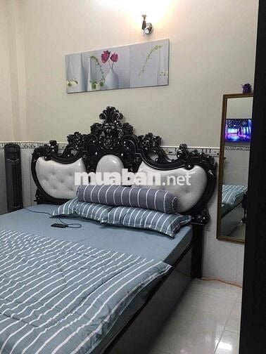 hẻm xe hơi tới cửa , rất an ninh , đường cao không ngập nước