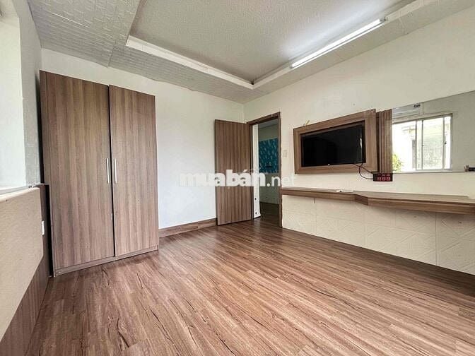 CHUNG CƯ 1 PHÒNG NGỦ-BAN CÔNG LỚN SÁT CITY LAND