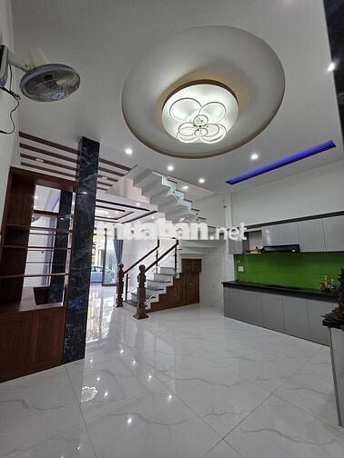 Nhà 2 tầng đường Giáp Văn Cương -  Vị trí Sát biển rất đẹp