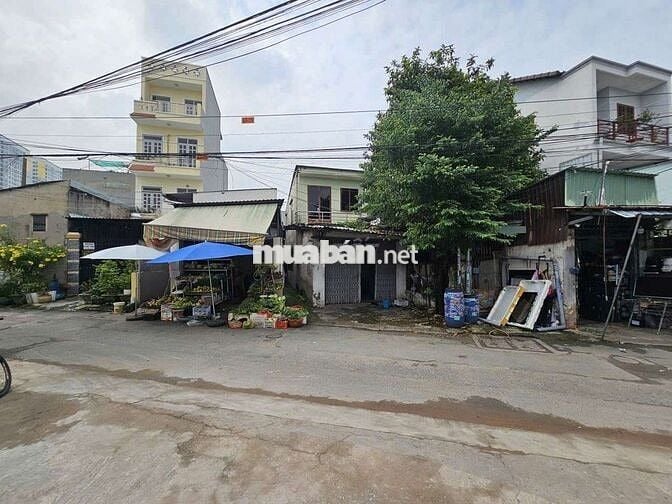 Nhà mặt tiền kế bên chợ, gần Vincom550 Dĩ An vào 300m