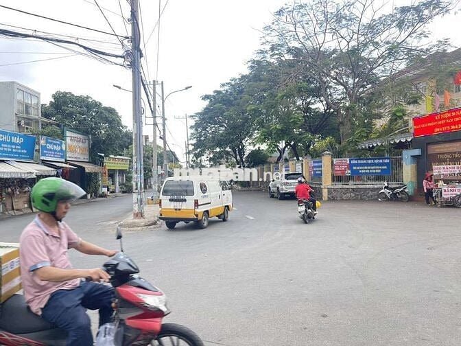 Nhà 2 tầng ô tô ngủ trong nhà - hướng tây tây tứ trạch phong tài lộc