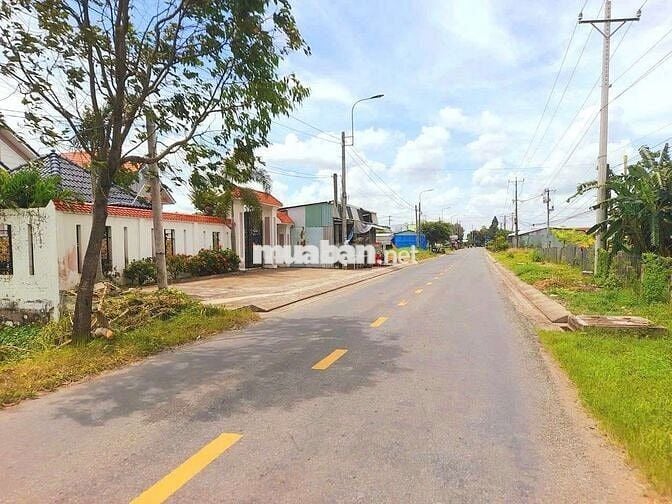 Quá đẹp, 832m2 đất thổ view kênh KDC Mỹ Thạnh, 1.1 tỷ