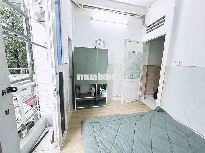 PHÒNG BANCOL THOÁNG SẴN NỘI THẤT CƠ BẢN ĐI BỘ QUA BỆNH VIỆN BÌNH TÂN