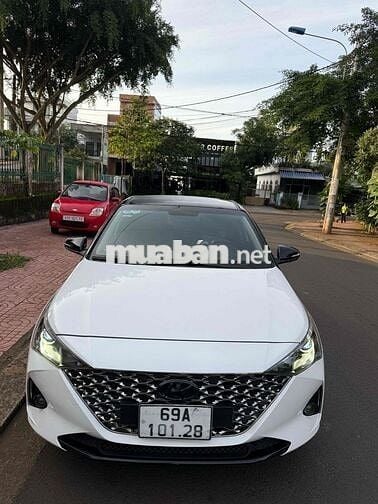 Em bán Hyundai accent 2021 số sàn bản đủ