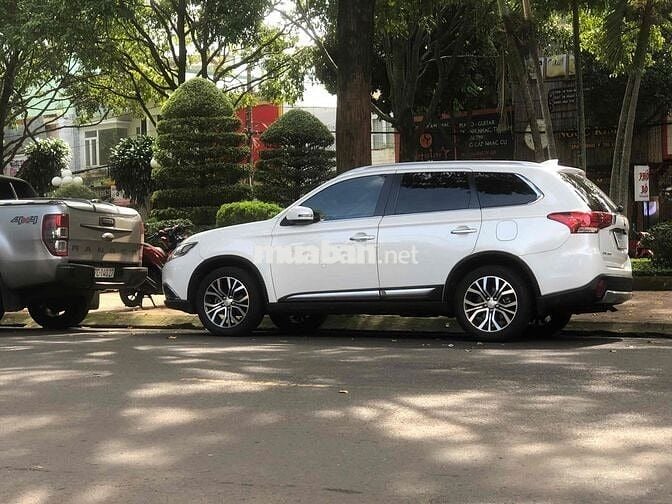 Cần bán Outlander 2019 - CVT xe gia đình