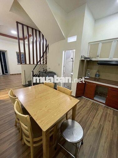 CHO THUÊ NHÀ ĐẸP RỘNG FULL NỘI THẤT NGAY PV ĐỒNG