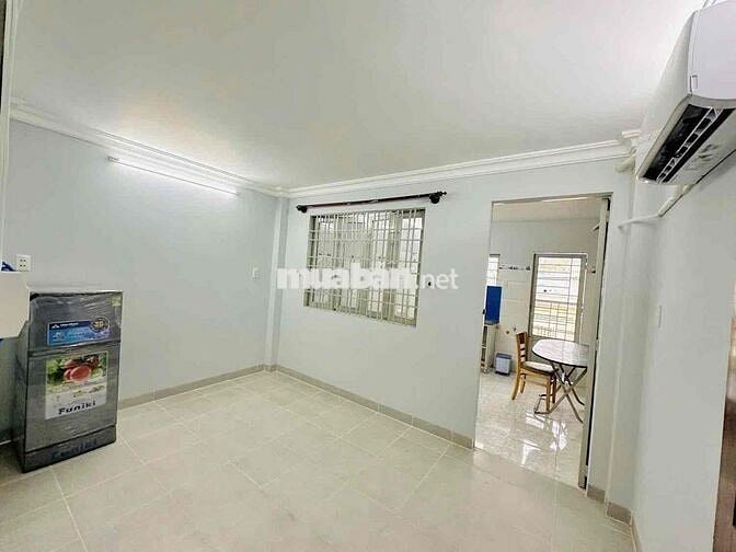 Phòng 1 Phòng Ngủ Ban Công Tách Bếp Full Nội Thất Ngay Lâm Văn Bền