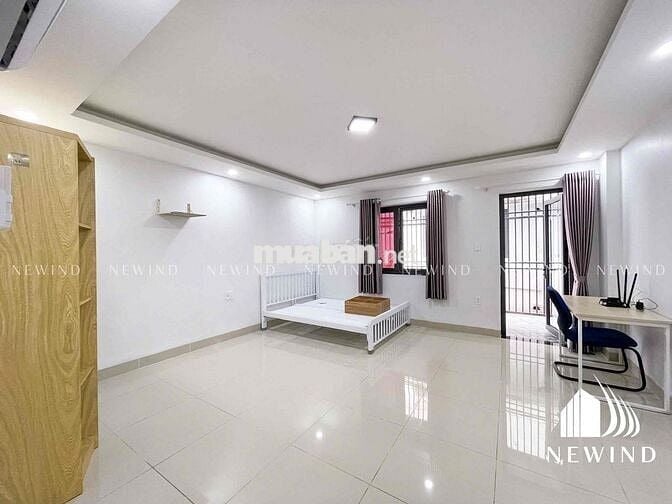 STUDIO 50m2 BAN CÔNG LỚN ĐẦY ĐỦ NỘI THẤT CAO CẤP NGAY TRUNG TÂM QUẬN 7