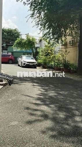 Gần ST Emart 2, Nhà 4 Tầng Xe Hơi Ngủ Trong Nhà 6 Phòng, Ngang 10m