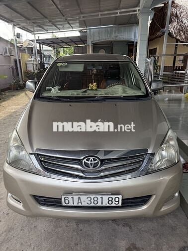 Toyota Innova 2011 G - 200000 km